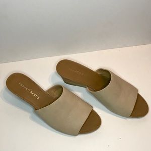 Franco Sarto  Lt. Taupe Wood Grain Wedges